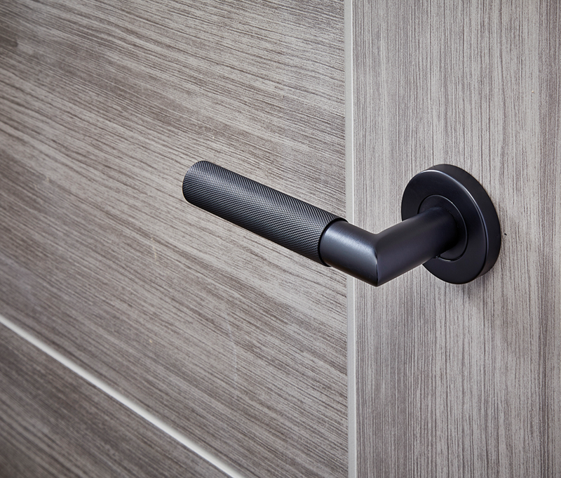 Ironmongery-Zurich-Matt-Black-Handle-Hardware-Pack--2
