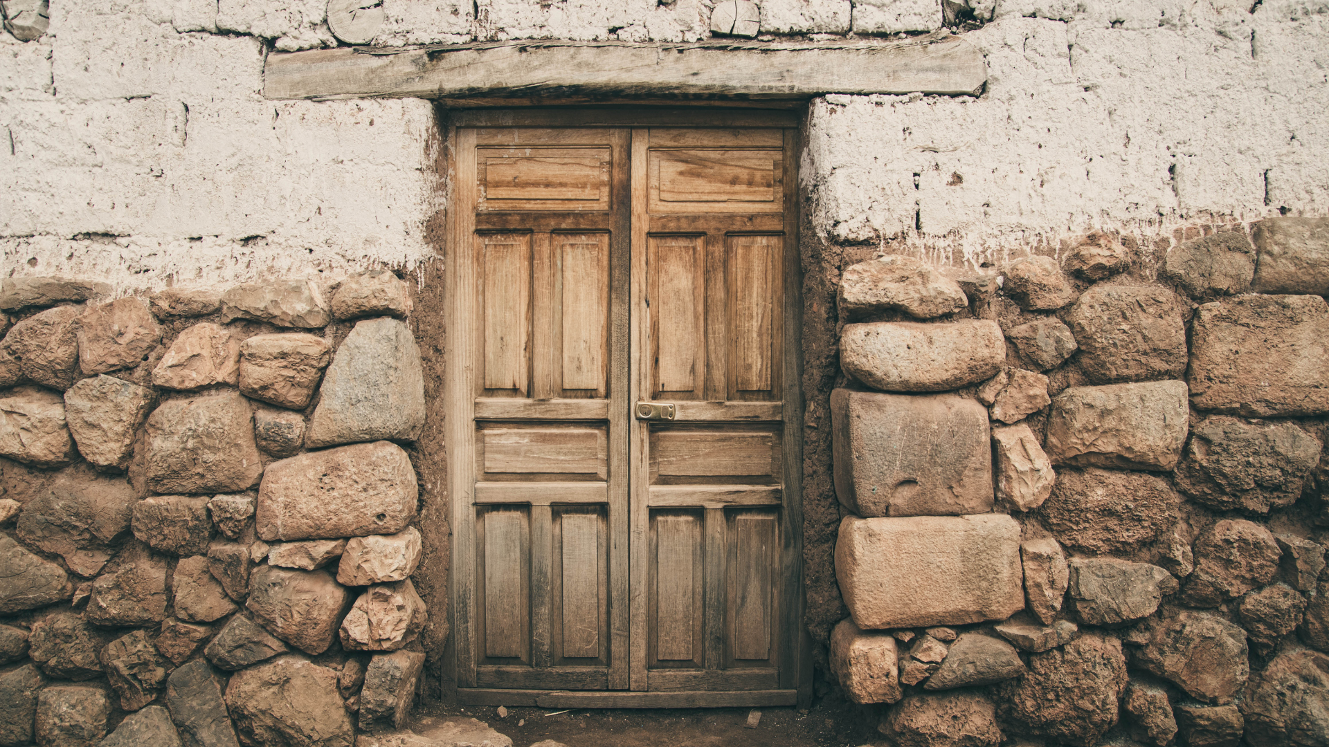 Old saggy door