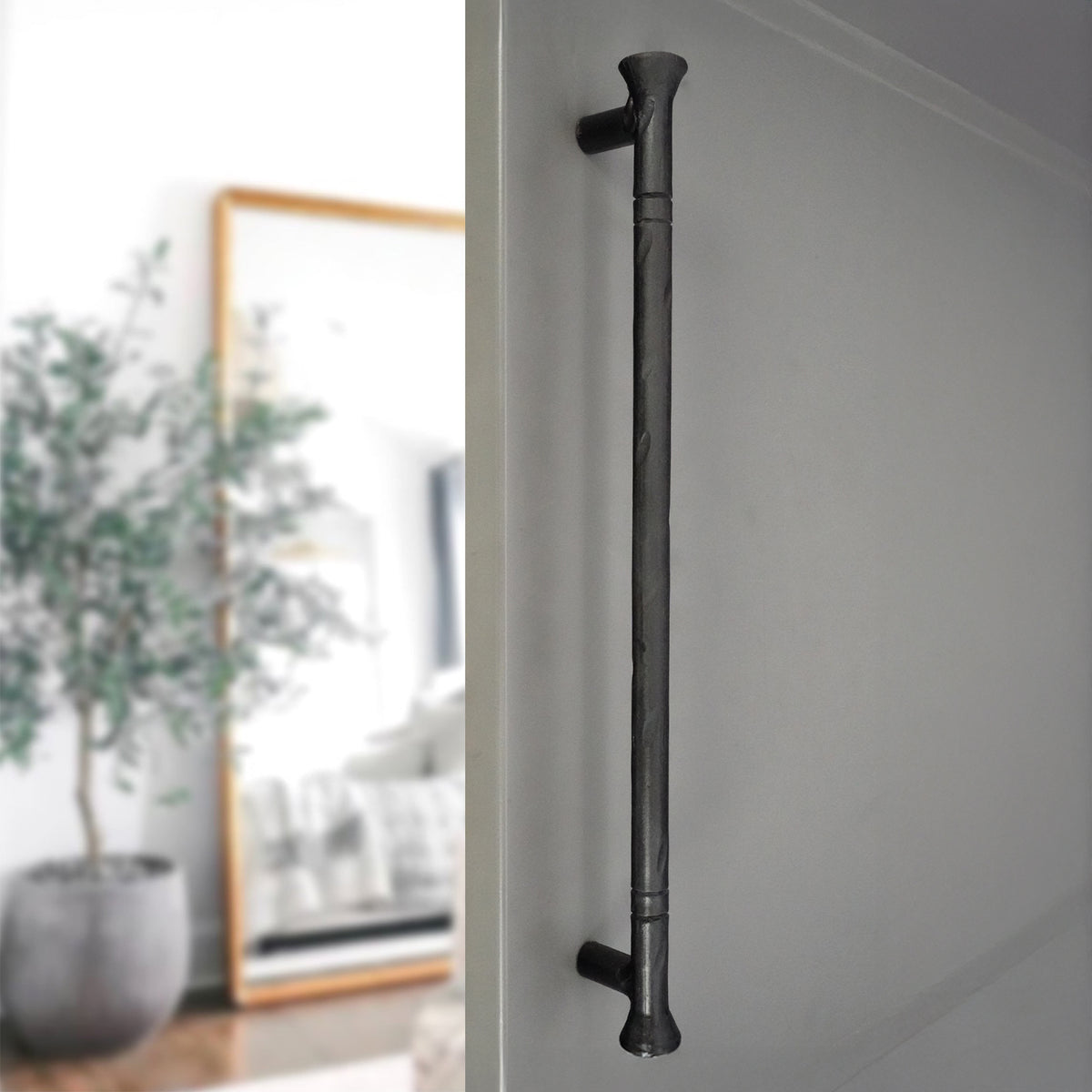 Dona Pull Handle Large  Matt Black