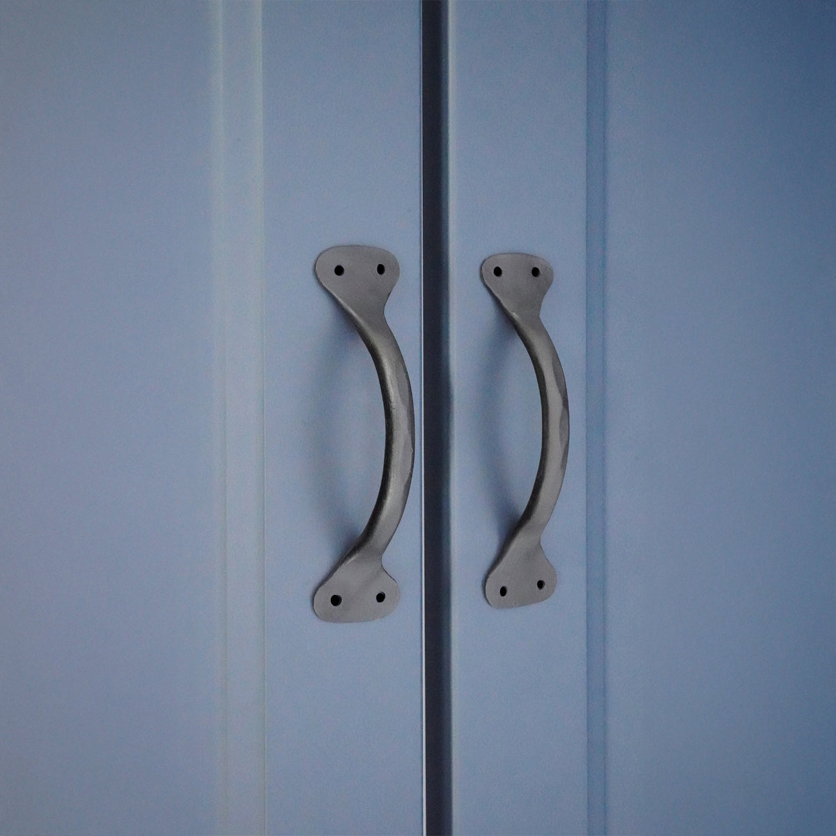 Hammered Pull Handle Medium Matt Black