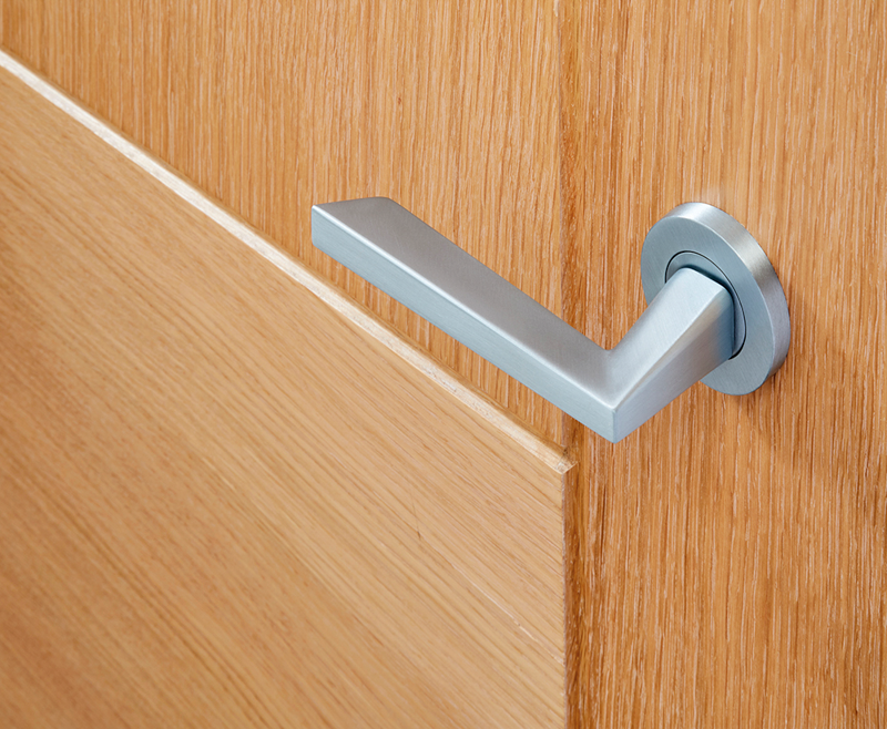 Ironmongery-Lyra-Satin-Chrome-Handle