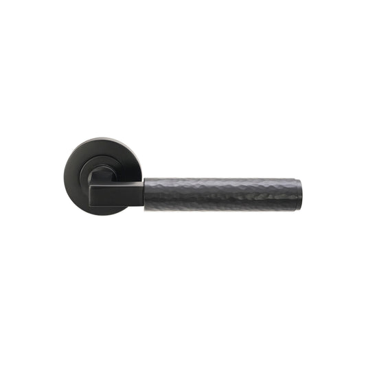 Hammered Knurlmond Lever on Rose Matt Black