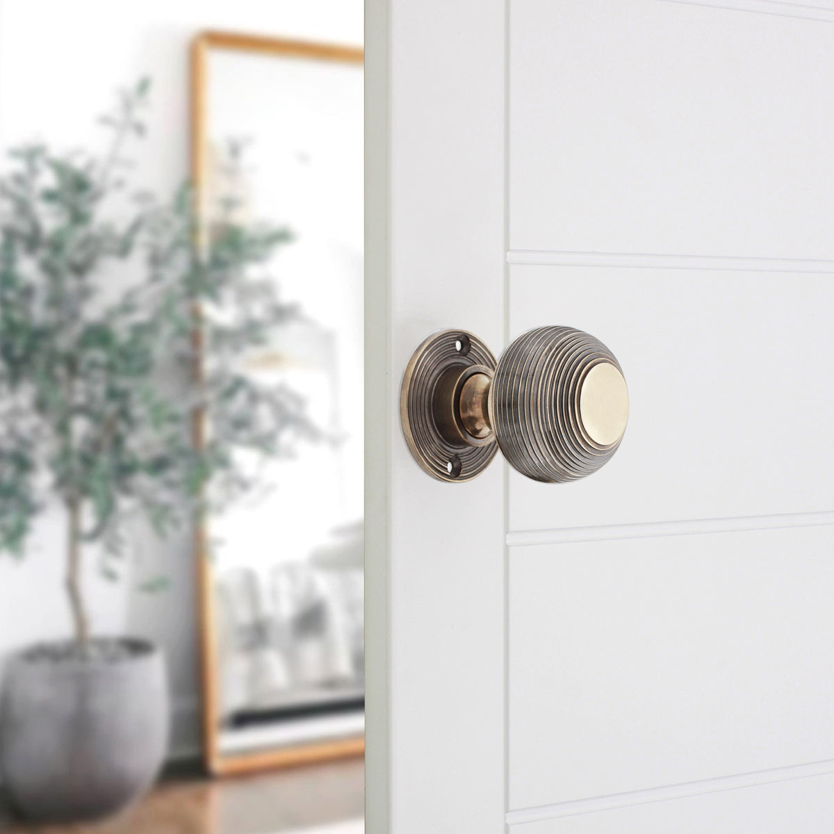 Beehive 50mm Rim/Mortice Door Knob Aged Brass