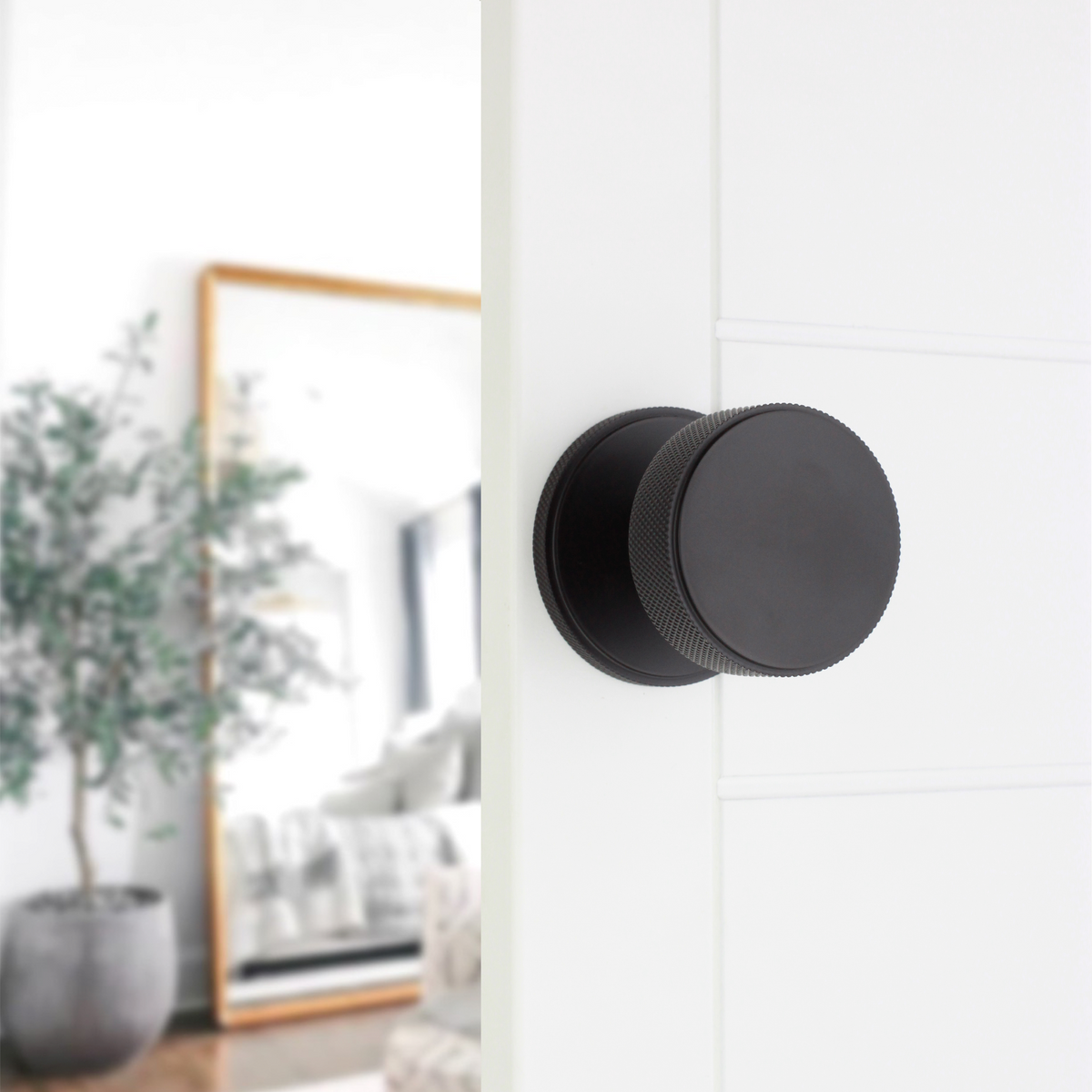 Connaught Knurled Door Knob Matt Black