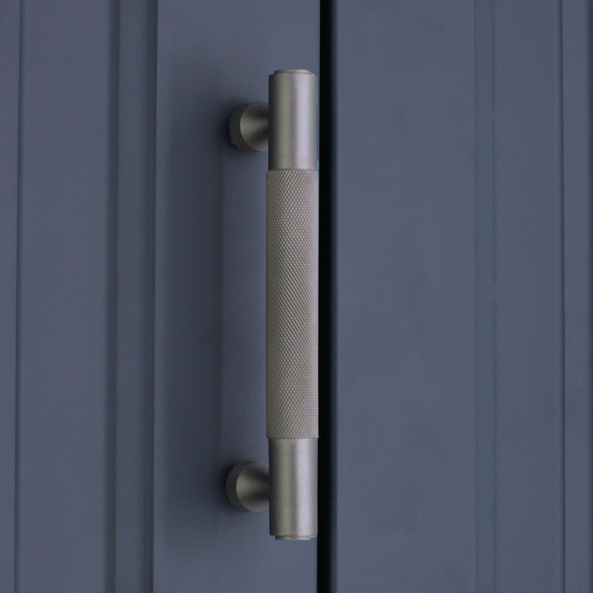 Knurled Bar Handles Medium Gunmetal Grey